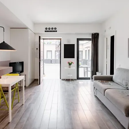 Rhome Apartment *